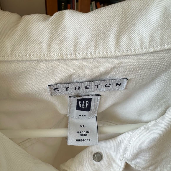 Classic White Denim Jacket - Picture 3 of 7